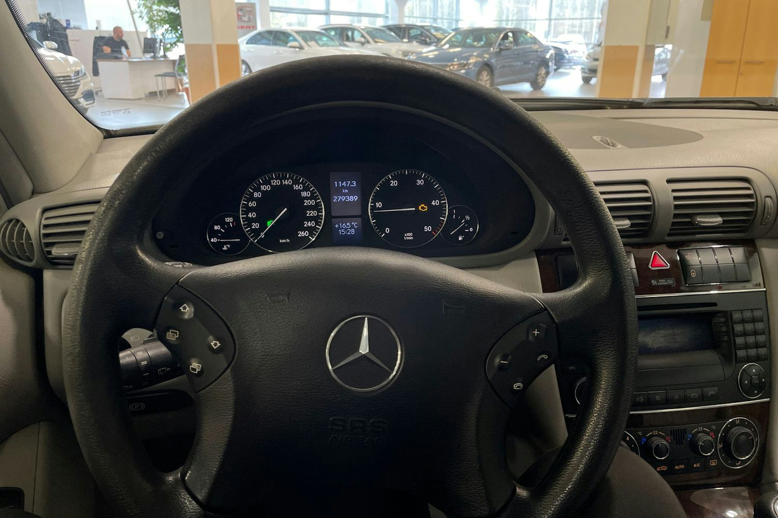 Harmaa Mercedes-Benz C 2005 kuva 14.