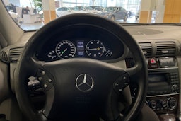 Harmaa Mercedes-Benz C 2005 kuva 14.
