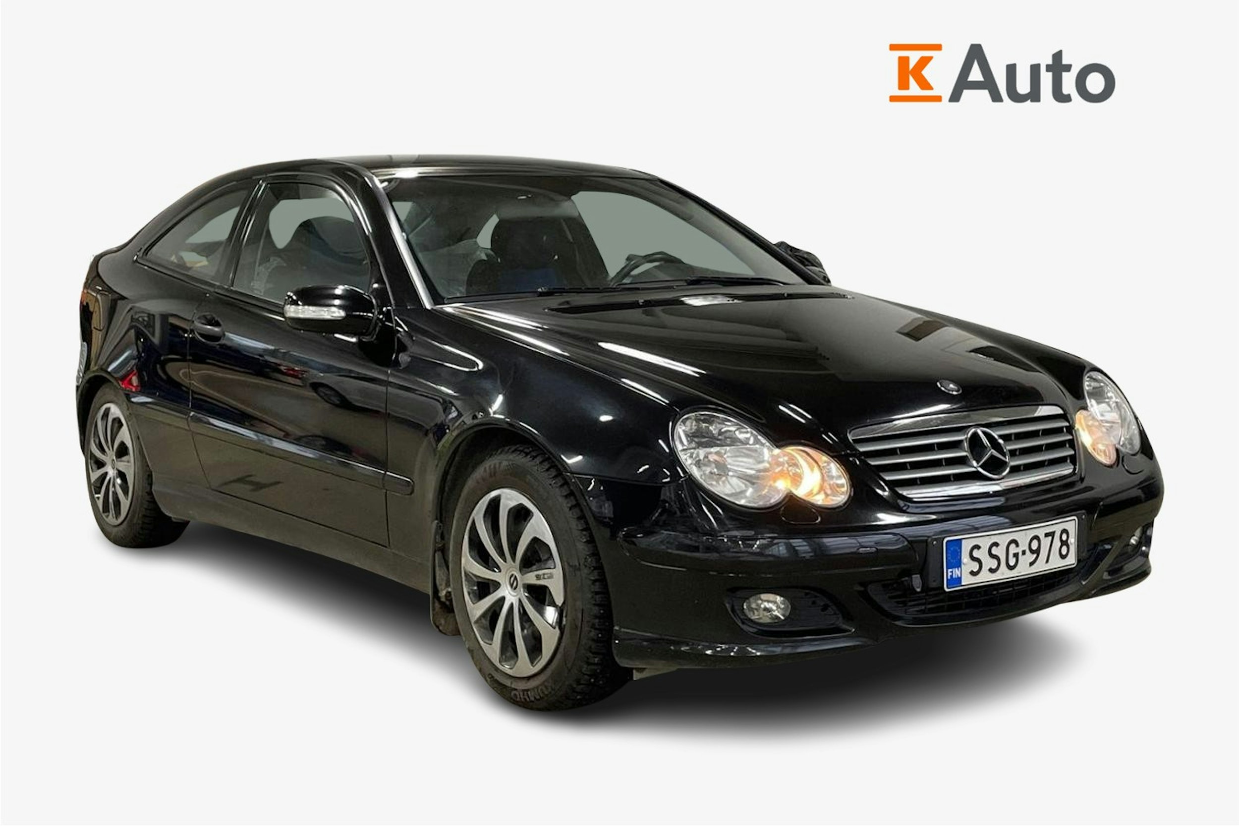 Musta Mercedes-Benz C 2005 kuva 1.