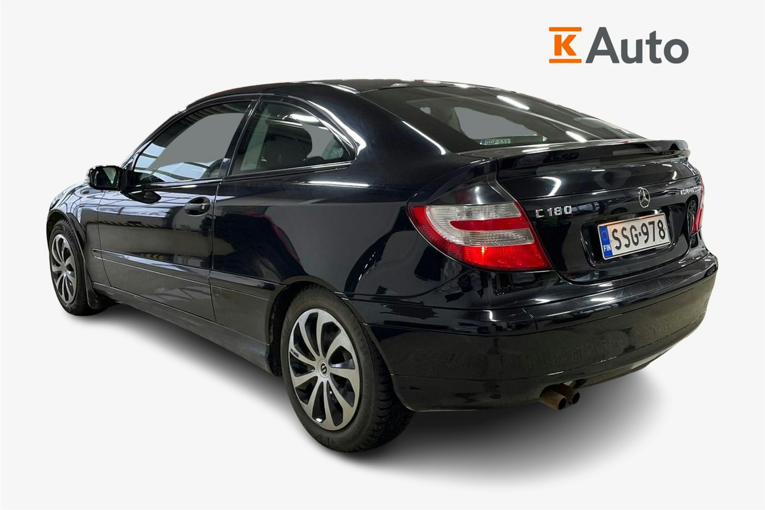 Musta Mercedes-Benz C 2005 kuva 2.