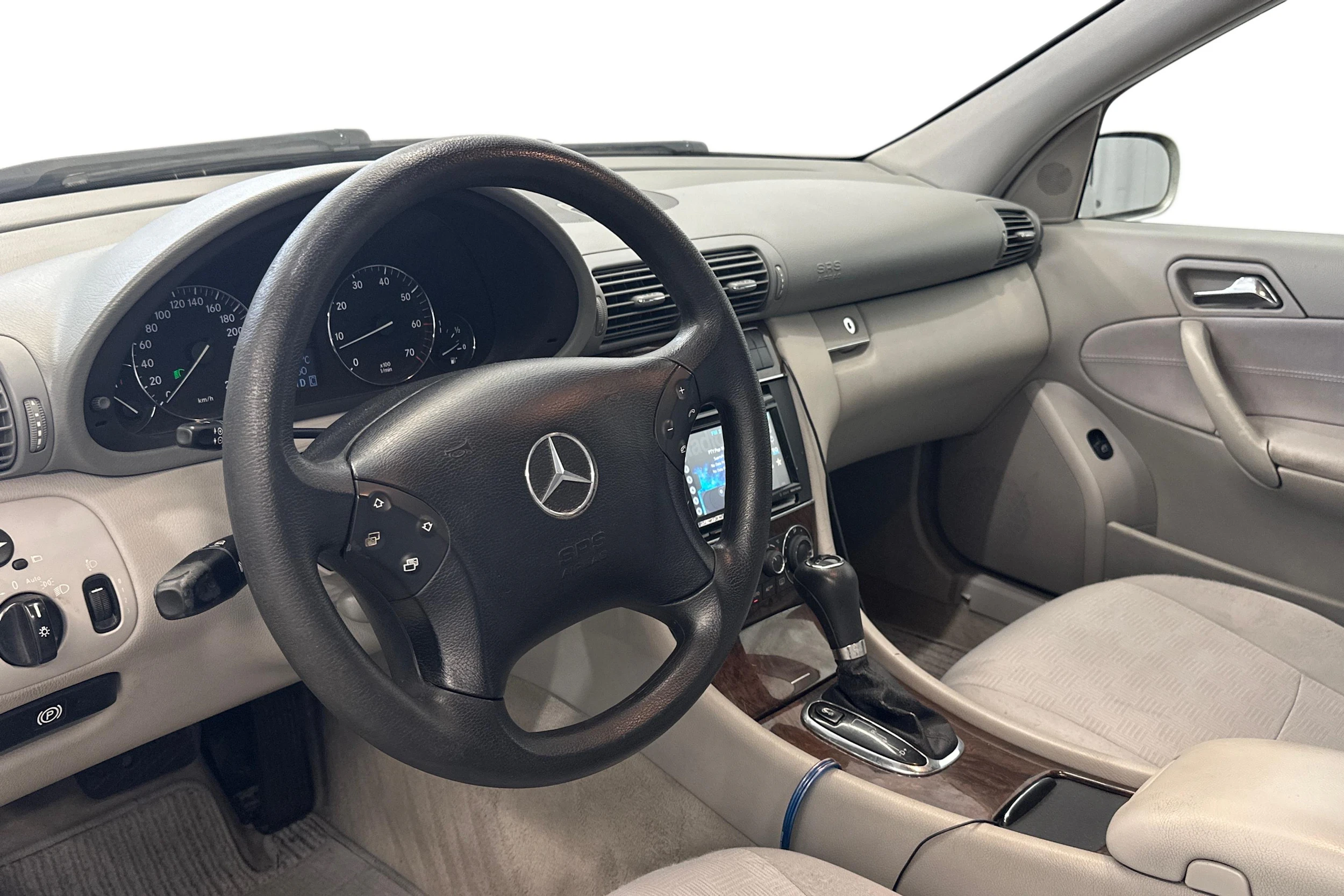 met. hopea Mercedes-Benz C 2005 kuva 11.
