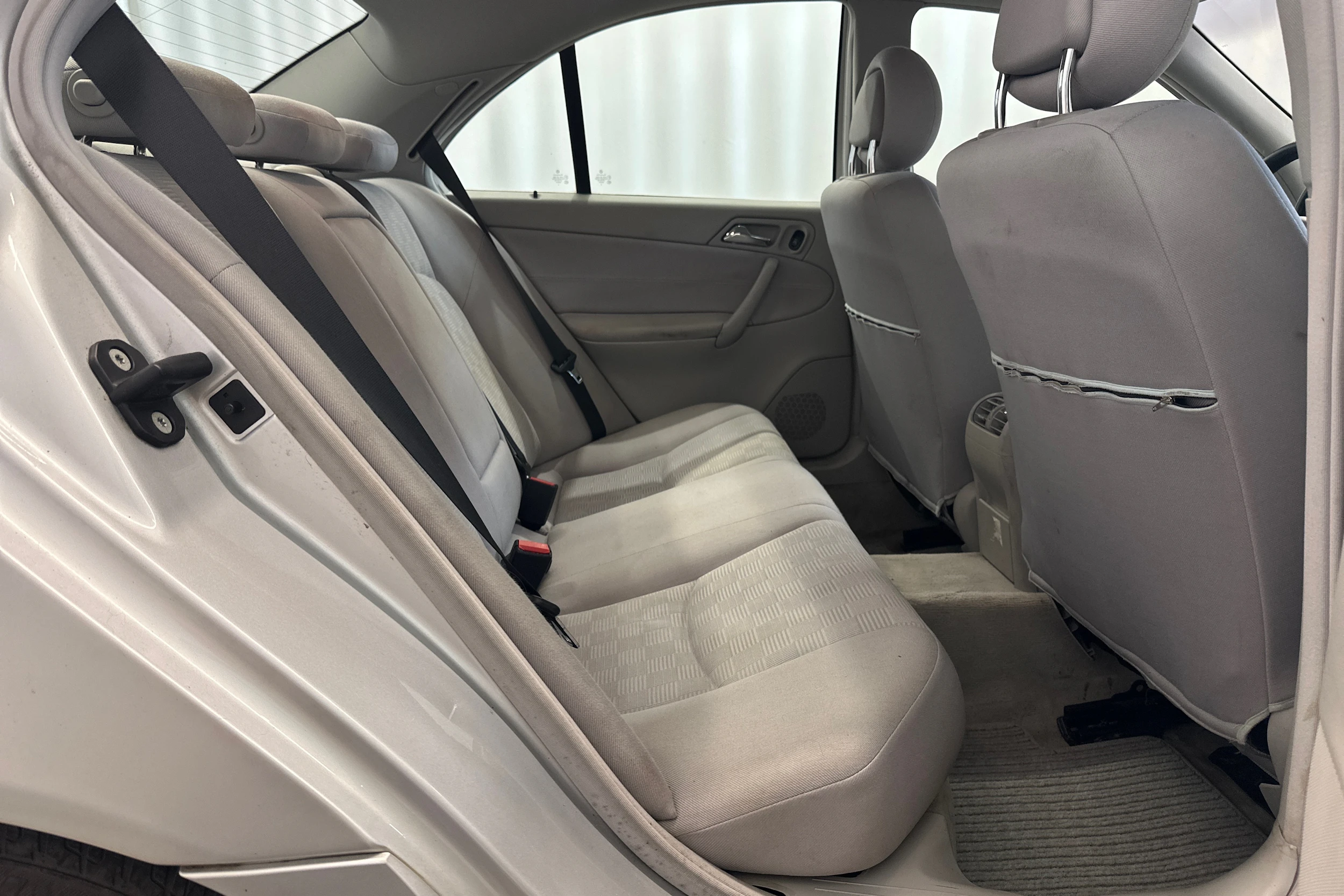 met. hopea Mercedes-Benz C 2005 kuva 15.