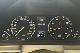 met. hopea Mercedes-Benz C 2005 kuva 18.