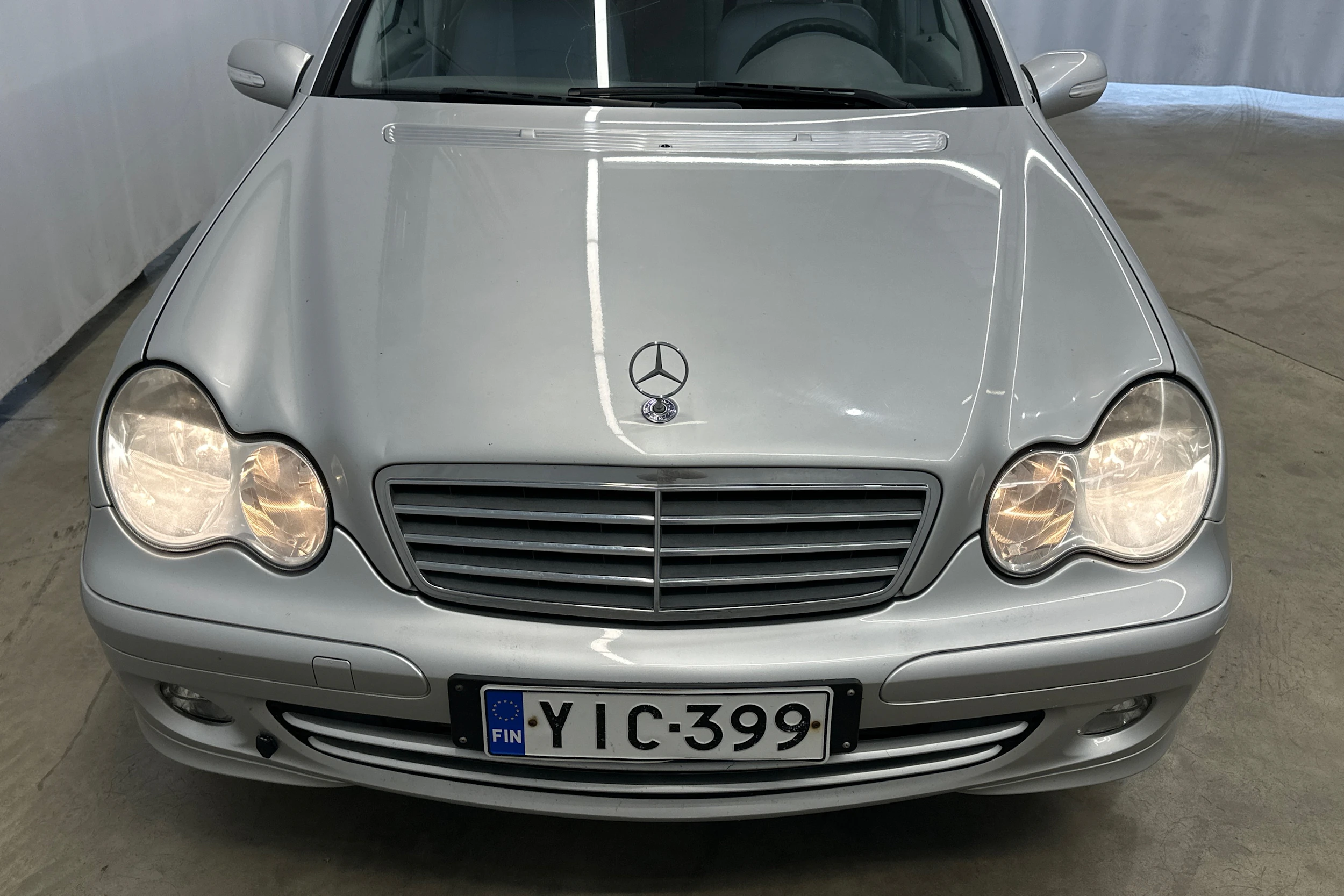 met. hopea Mercedes-Benz C 2005 kuva 32.
