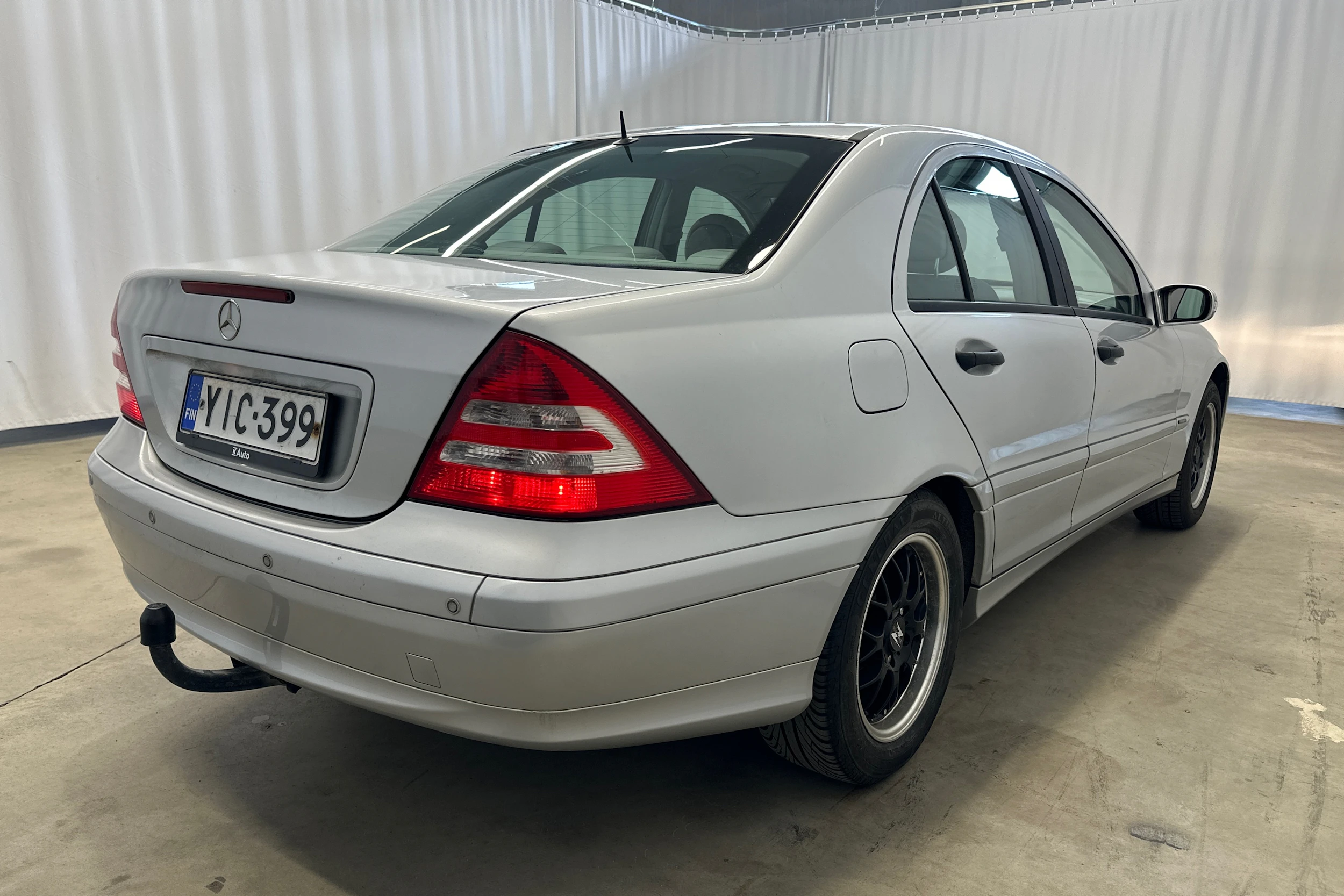 met. hopea Mercedes-Benz C 2005 kuva 35.