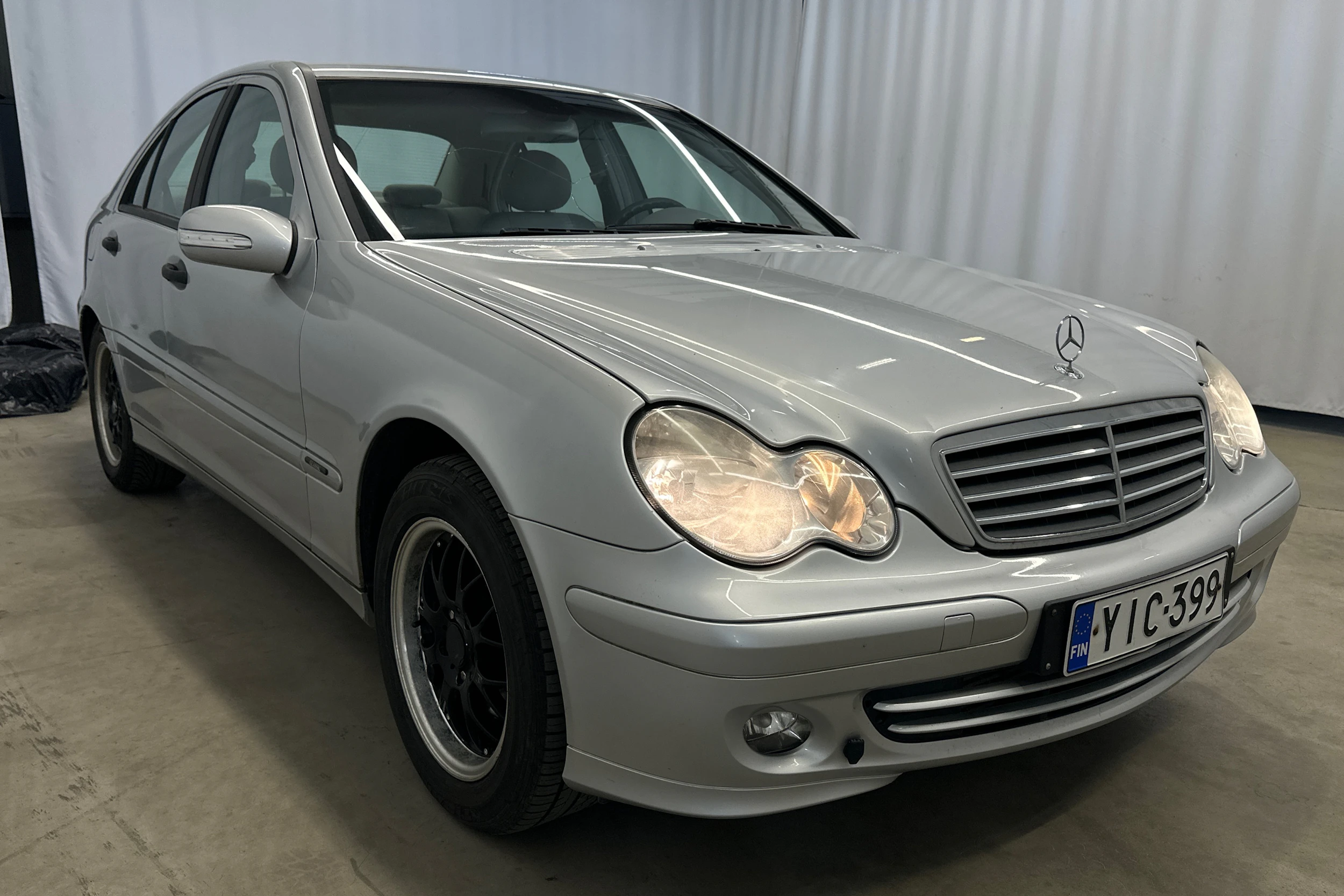 met. hopea Mercedes-Benz C 2005 kuva 36.