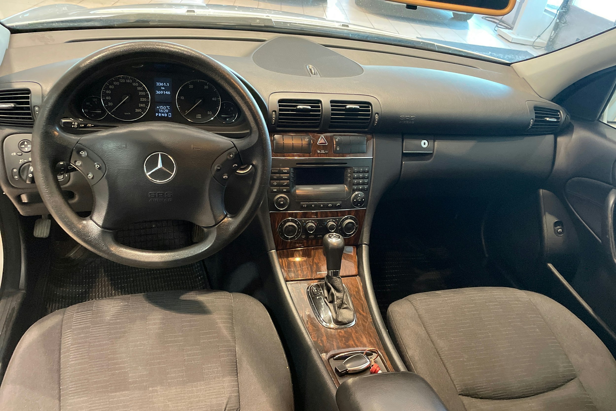 Hopea Mercedes-Benz C 2006 kuva 7.