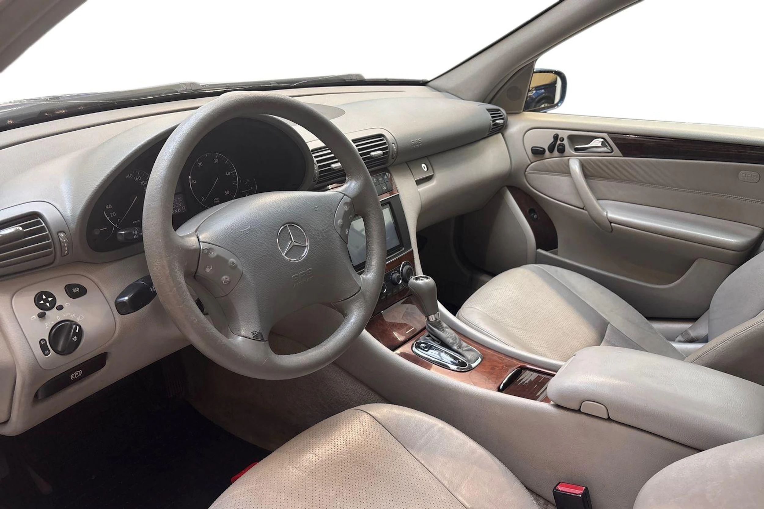 Sininen Mercedes-Benz C 2006 kuva 6.