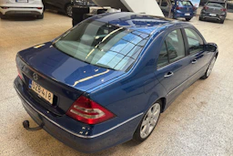 Sininen Mercedes-Benz C 2006 kuva 15.