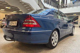 Sininen Mercedes-Benz C 2006 kuva 16.