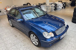 Sininen Mercedes-Benz C 2006 kuva 17.