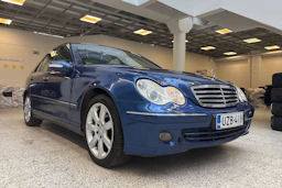 Sininen Mercedes-Benz C 2006 kuva 18.