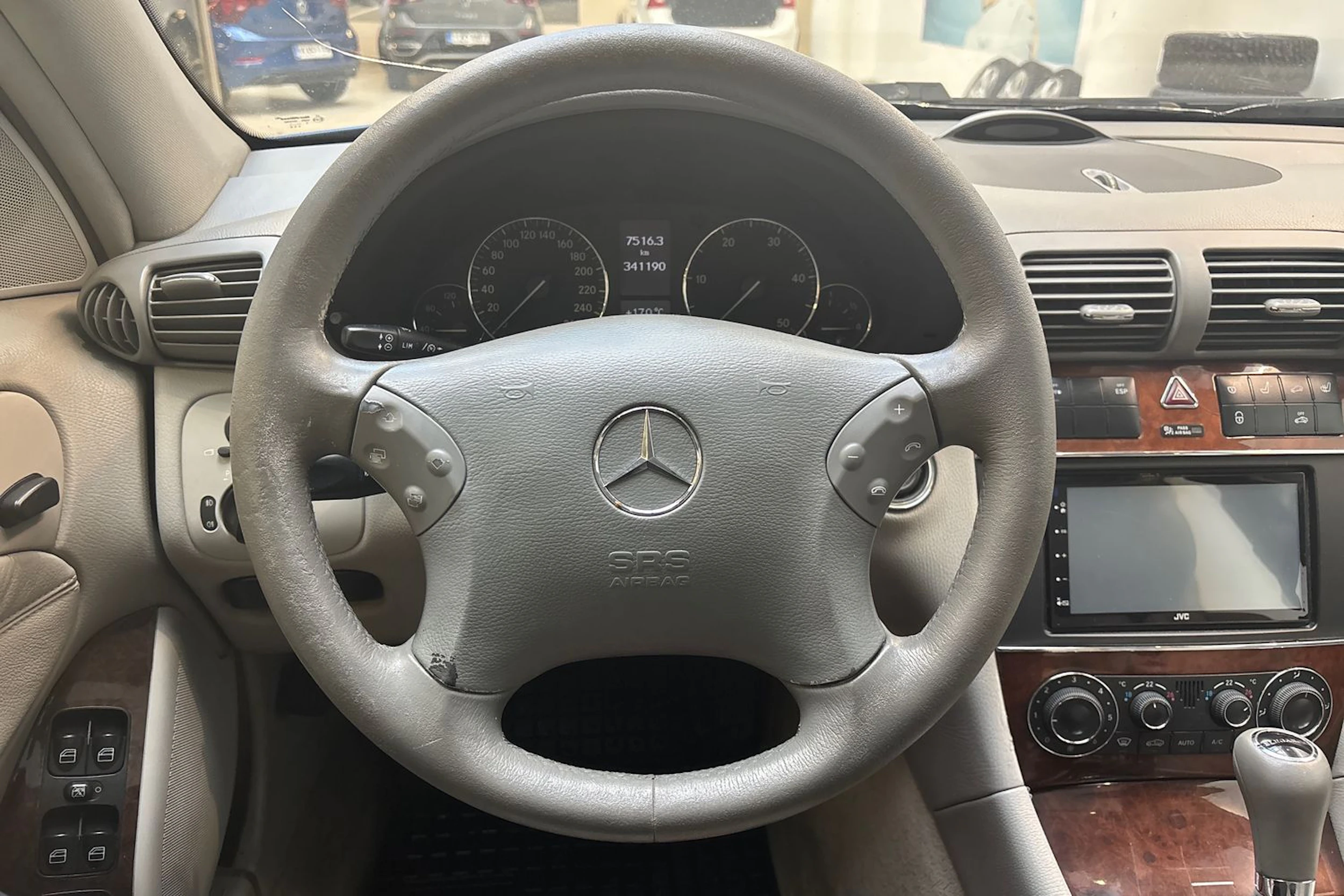 Sininen Mercedes-Benz C 2006 kuva 27.
