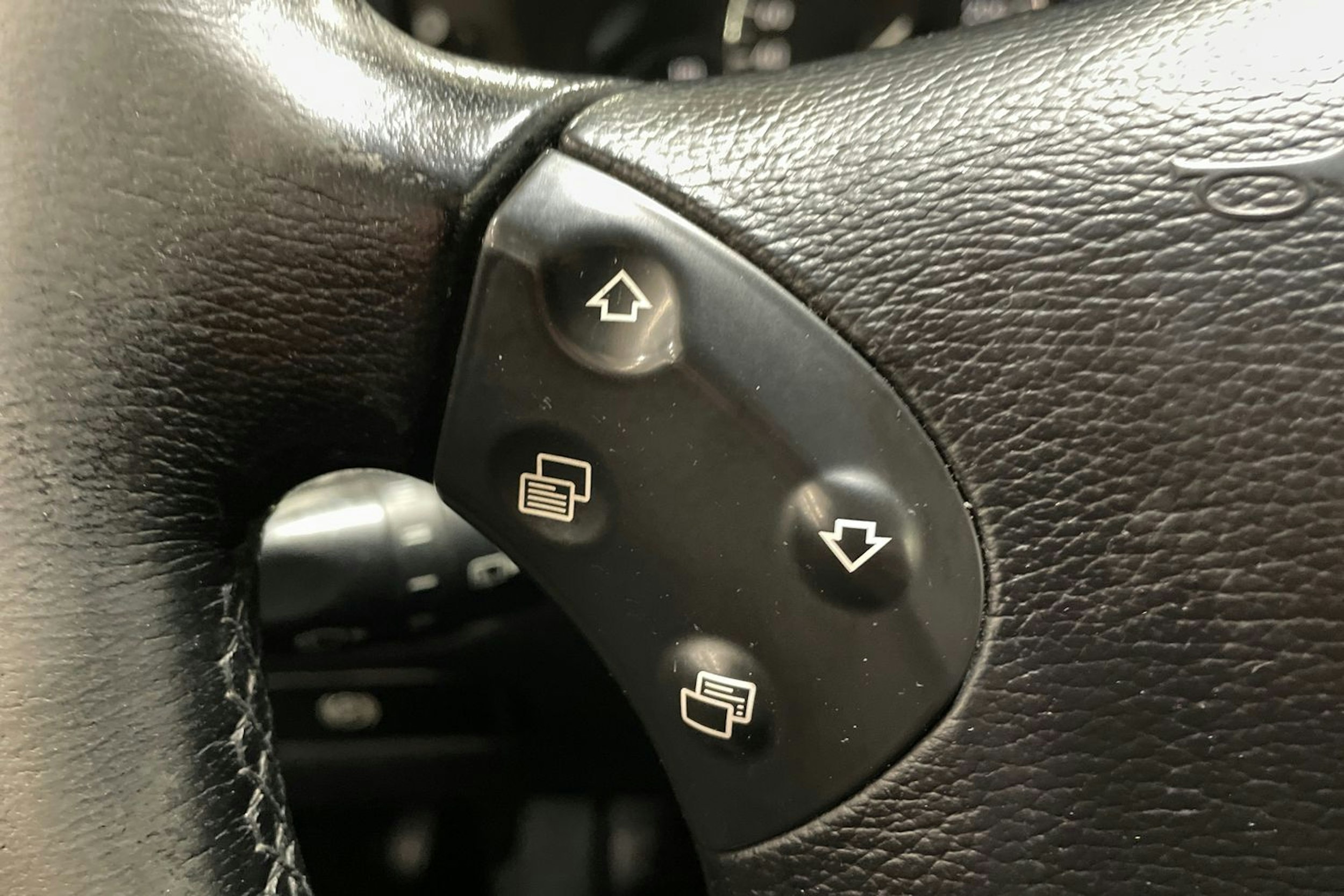 hopea Mercedes-Benz C 2007 kuva 18.