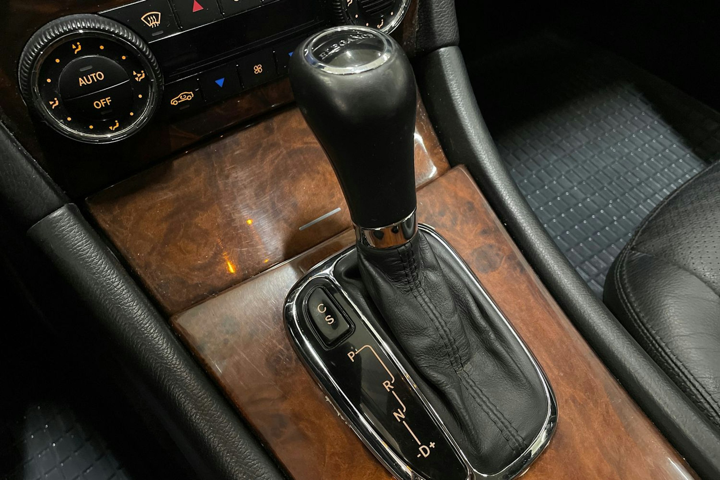 hopea Mercedes-Benz C 2007 kuva 26.