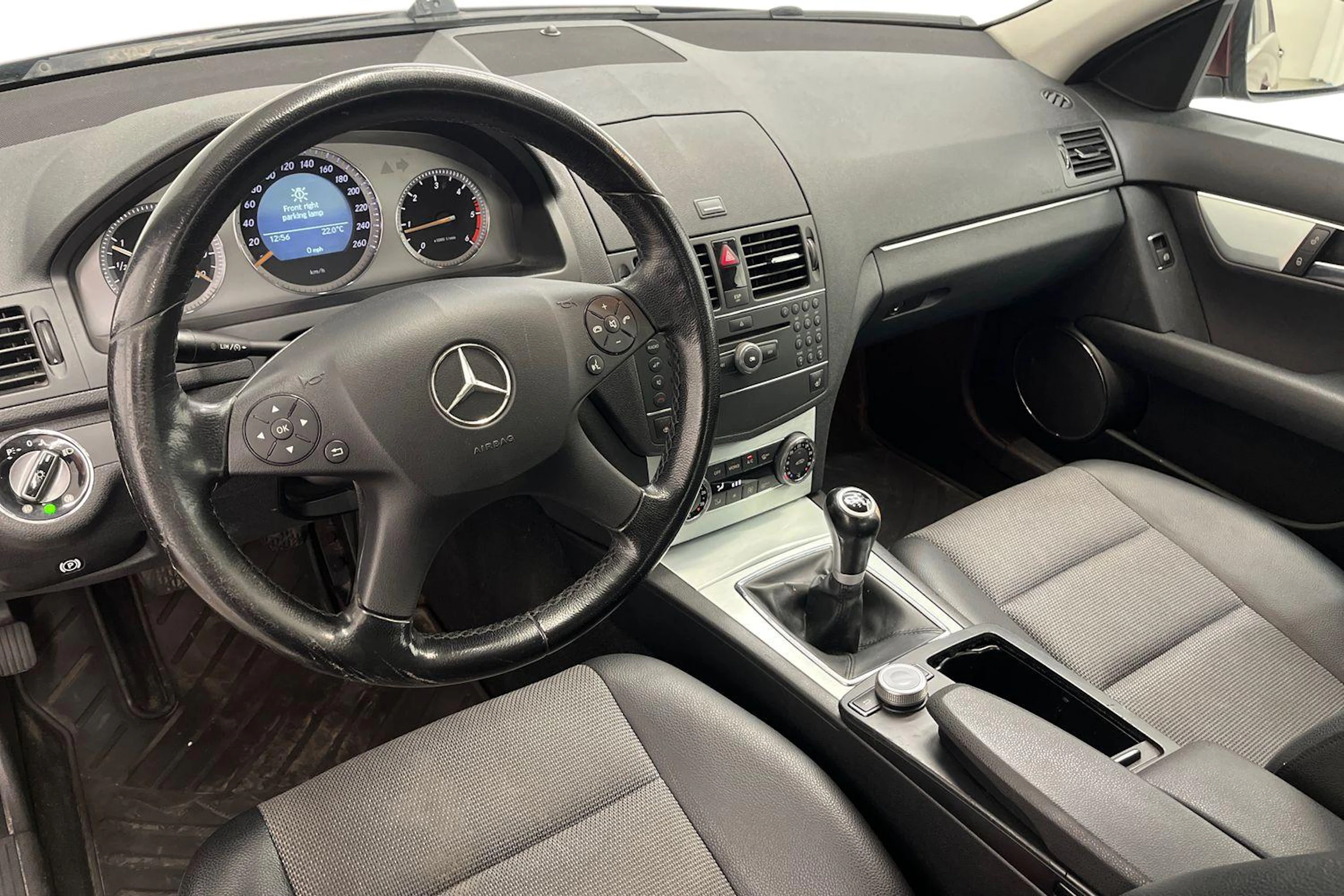 punainen Mercedes-Benz C 2007 kuva 6.
