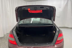 punainen Mercedes-Benz C 2007 kuva 11.