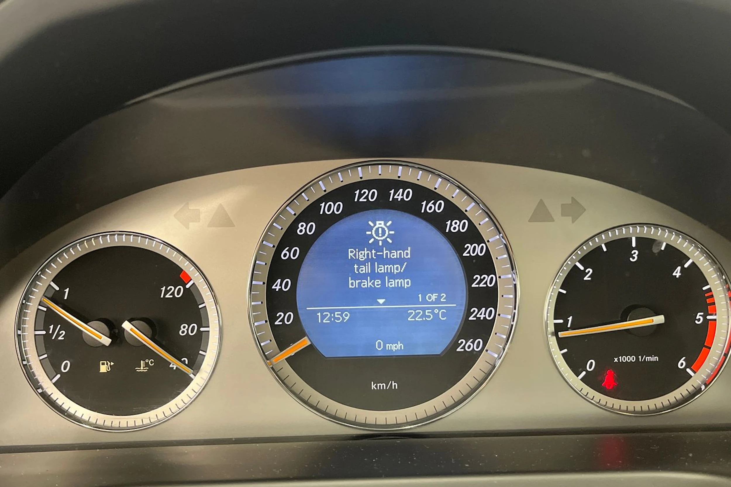 punainen Mercedes-Benz C 2007 kuva 15.