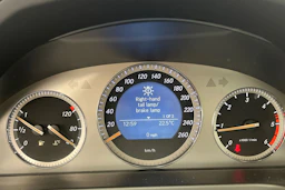punainen Mercedes-Benz C 2007 kuva 15.
