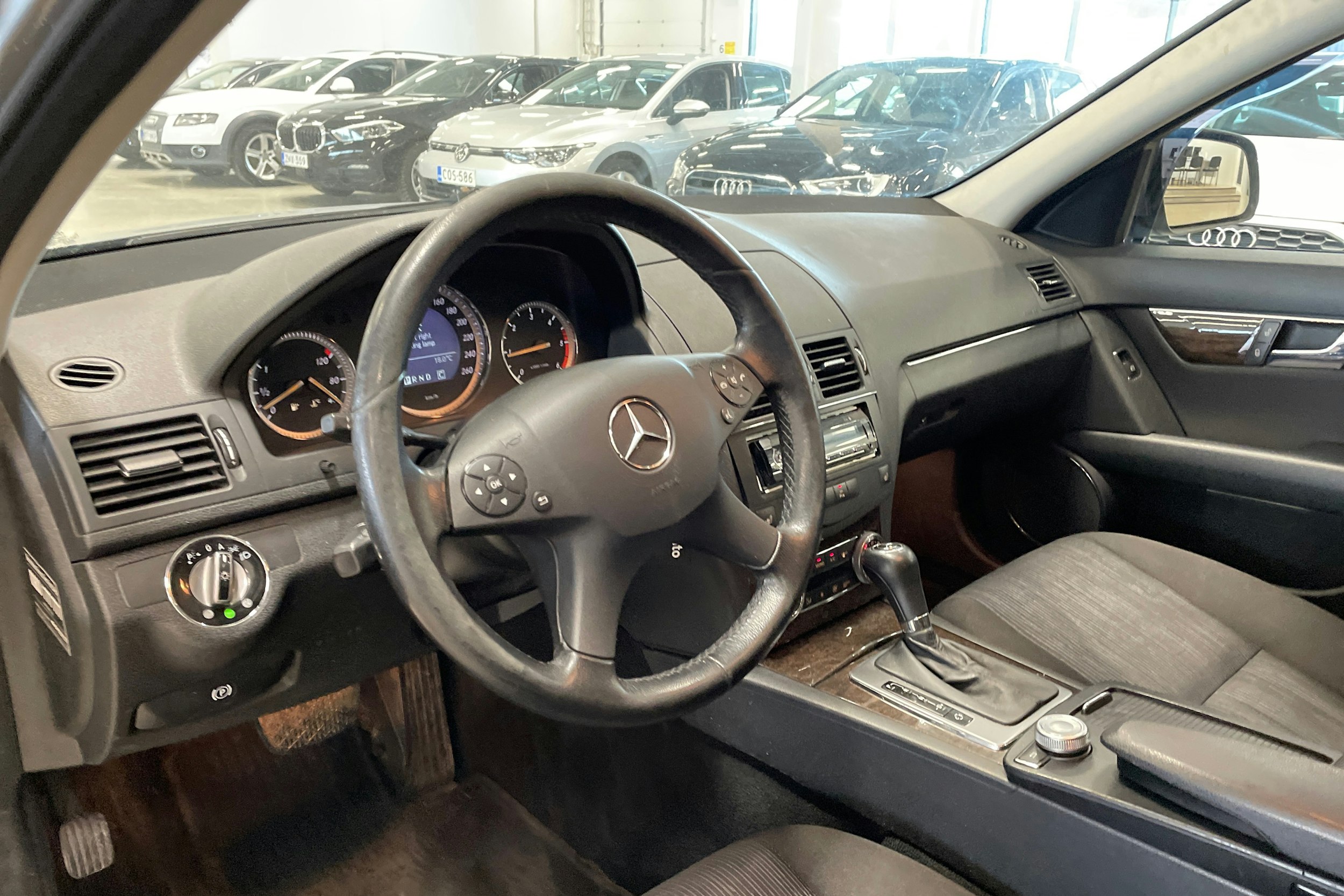 harmaa Mercedes-Benz C 2007 kuva 6.