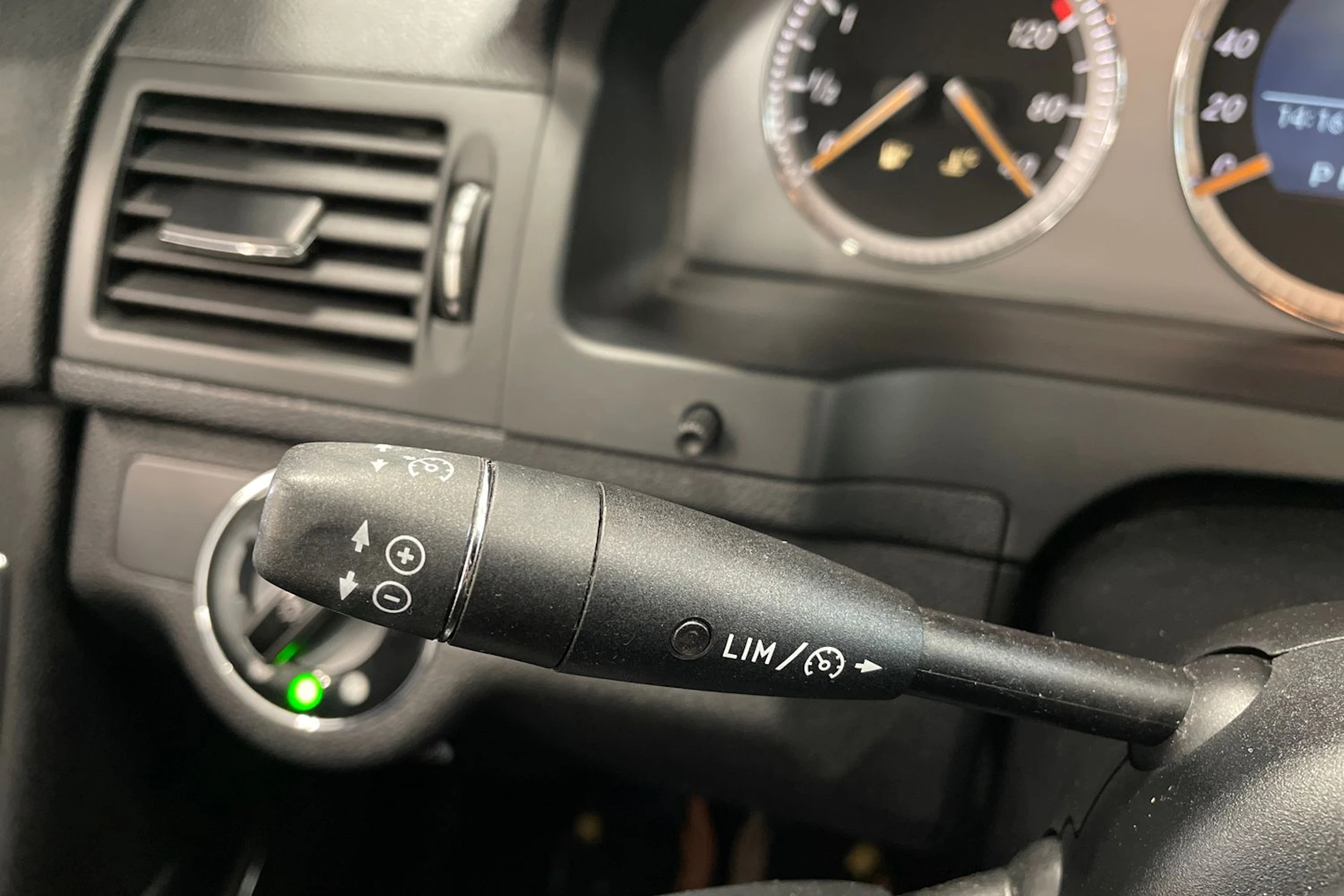 musta Mercedes-Benz C 2007 kuva 17.