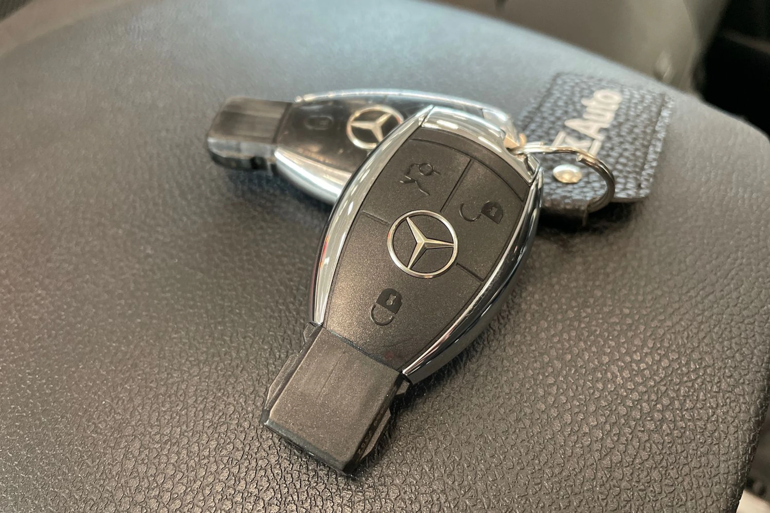 musta Mercedes-Benz C 2007 kuva 26.