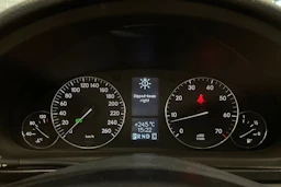 Harmaa Mercedes-Benz C 2007 kuva 13.