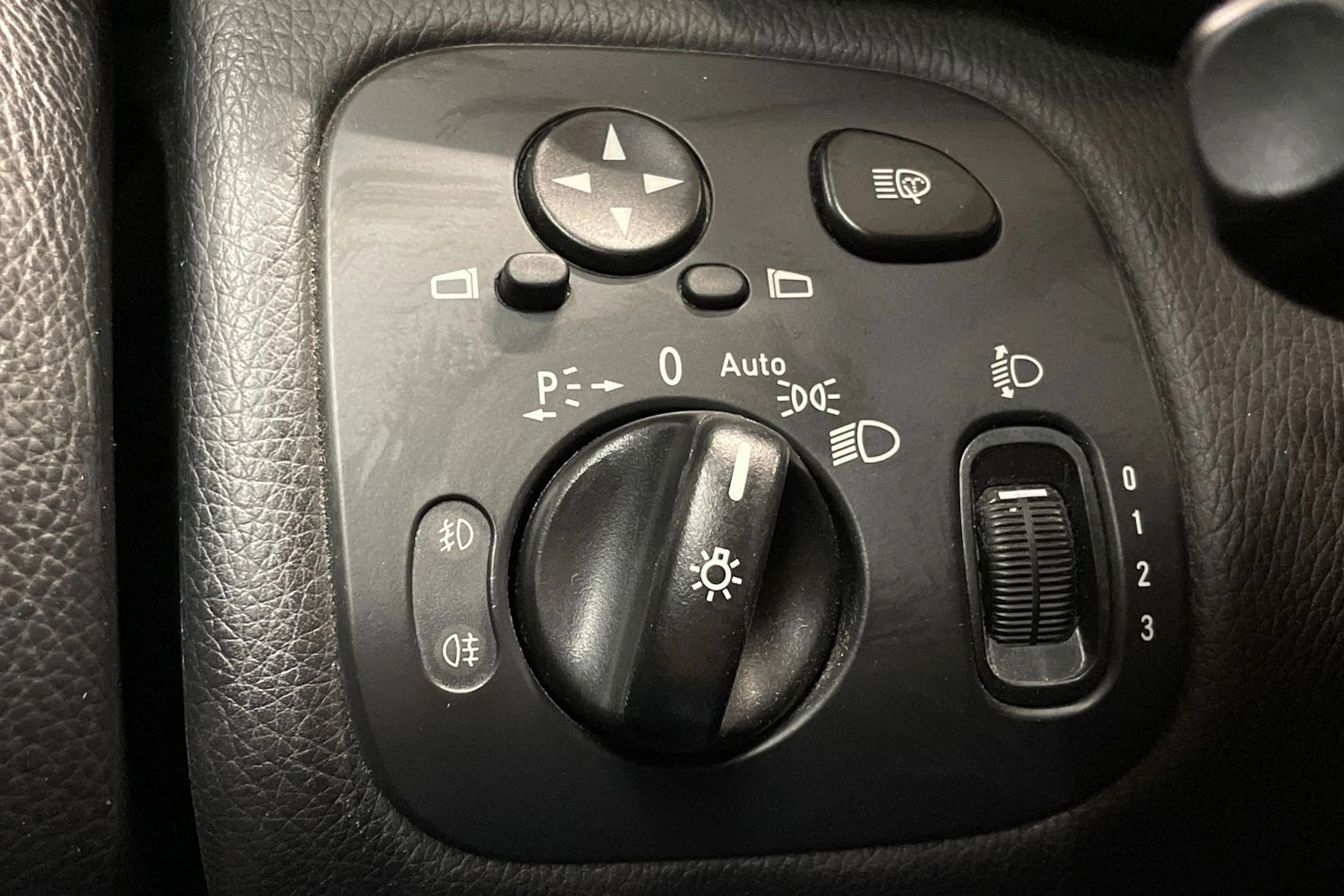 Harmaa Mercedes-Benz C 2007 kuva 16.