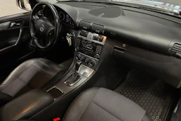 Harmaa Mercedes-Benz C 2007 kuva 22.