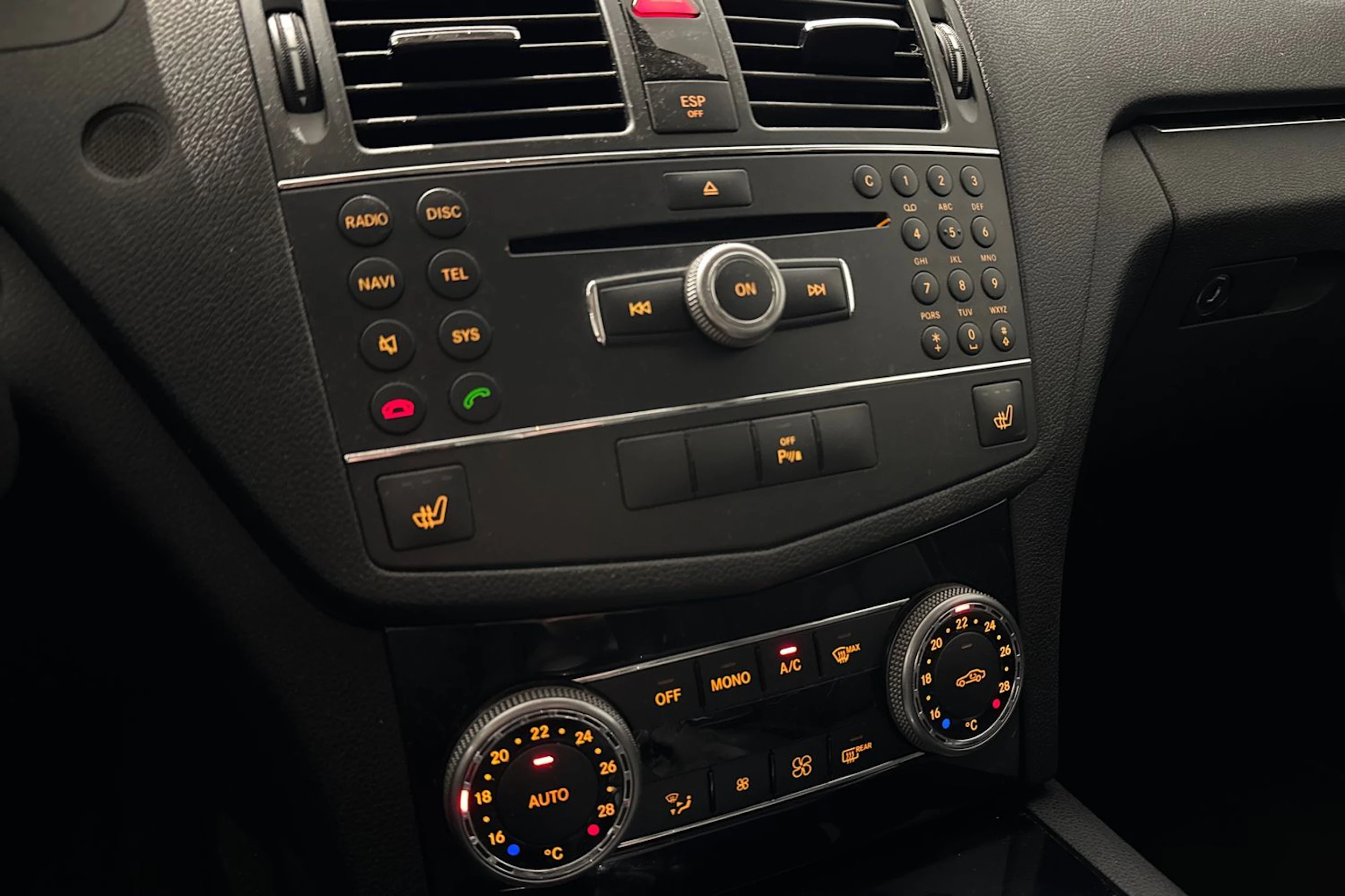 punainen Mercedes-Benz C 2008 kuva 20.