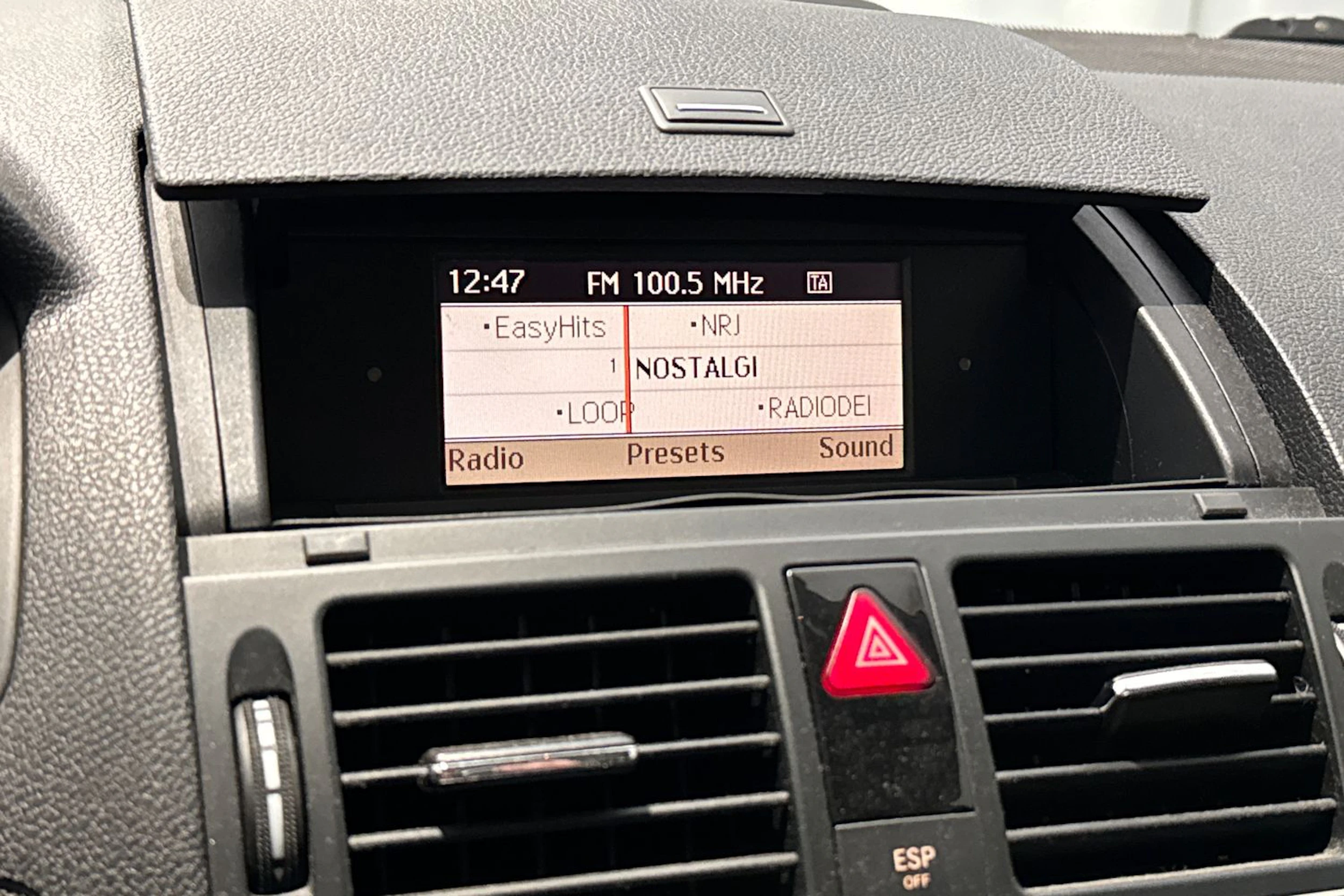 punainen Mercedes-Benz C 2008 kuva 23.