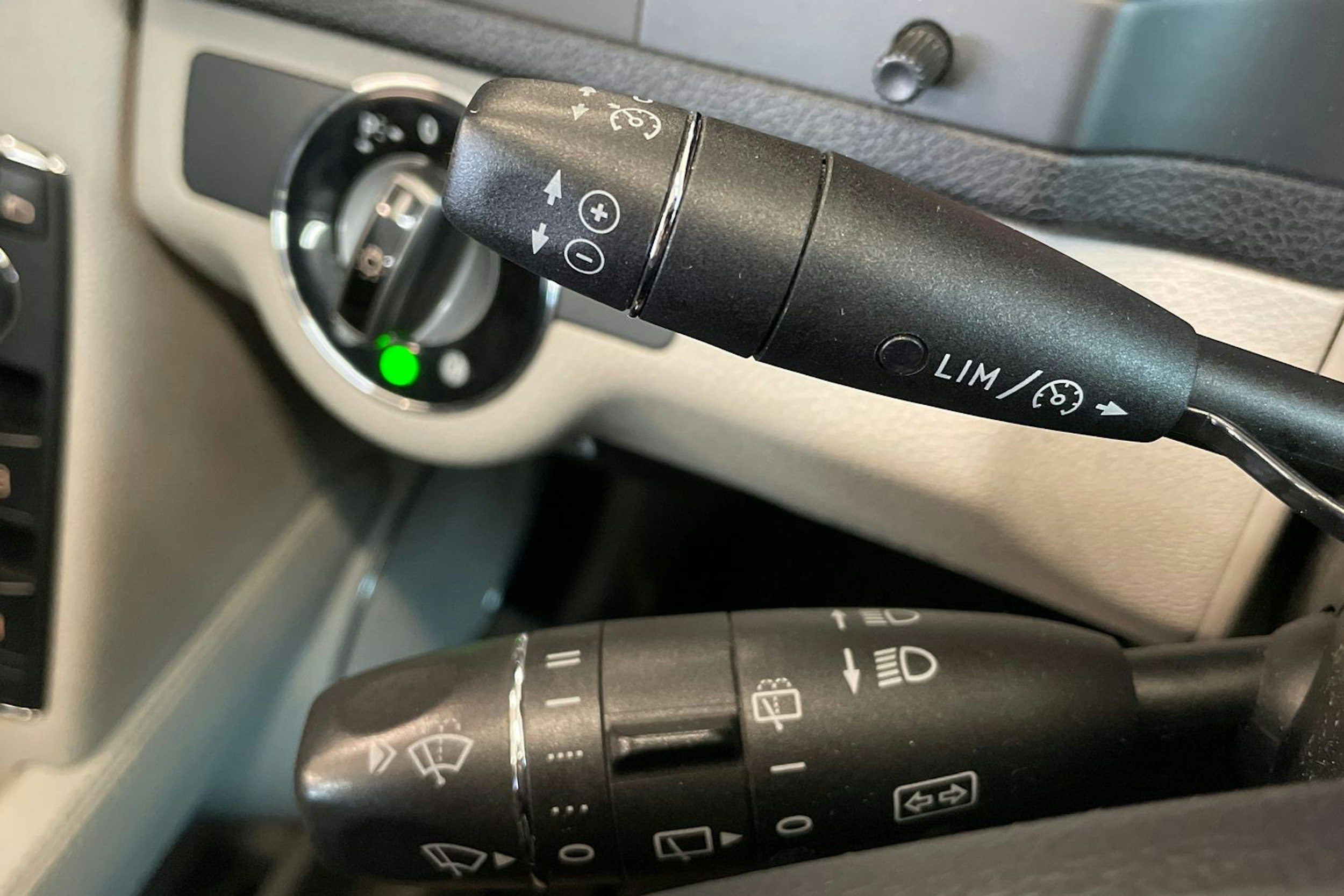 Harmaa Mercedes-Benz C 2008 kuva 15.
