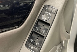 Hopea Mercedes-Benz C 2008 kuva 13.