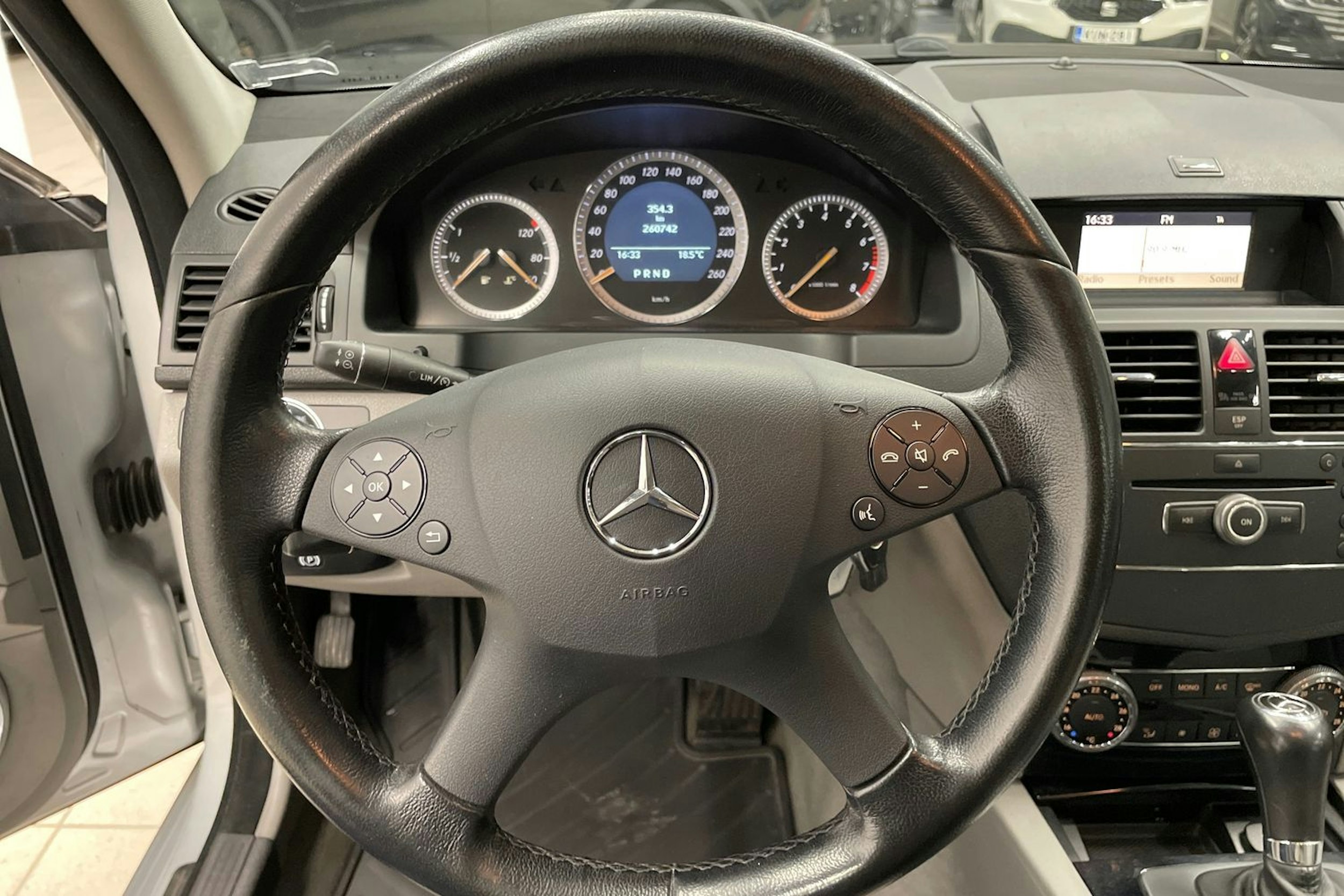 Hopea Mercedes-Benz C 2008 kuva 14.