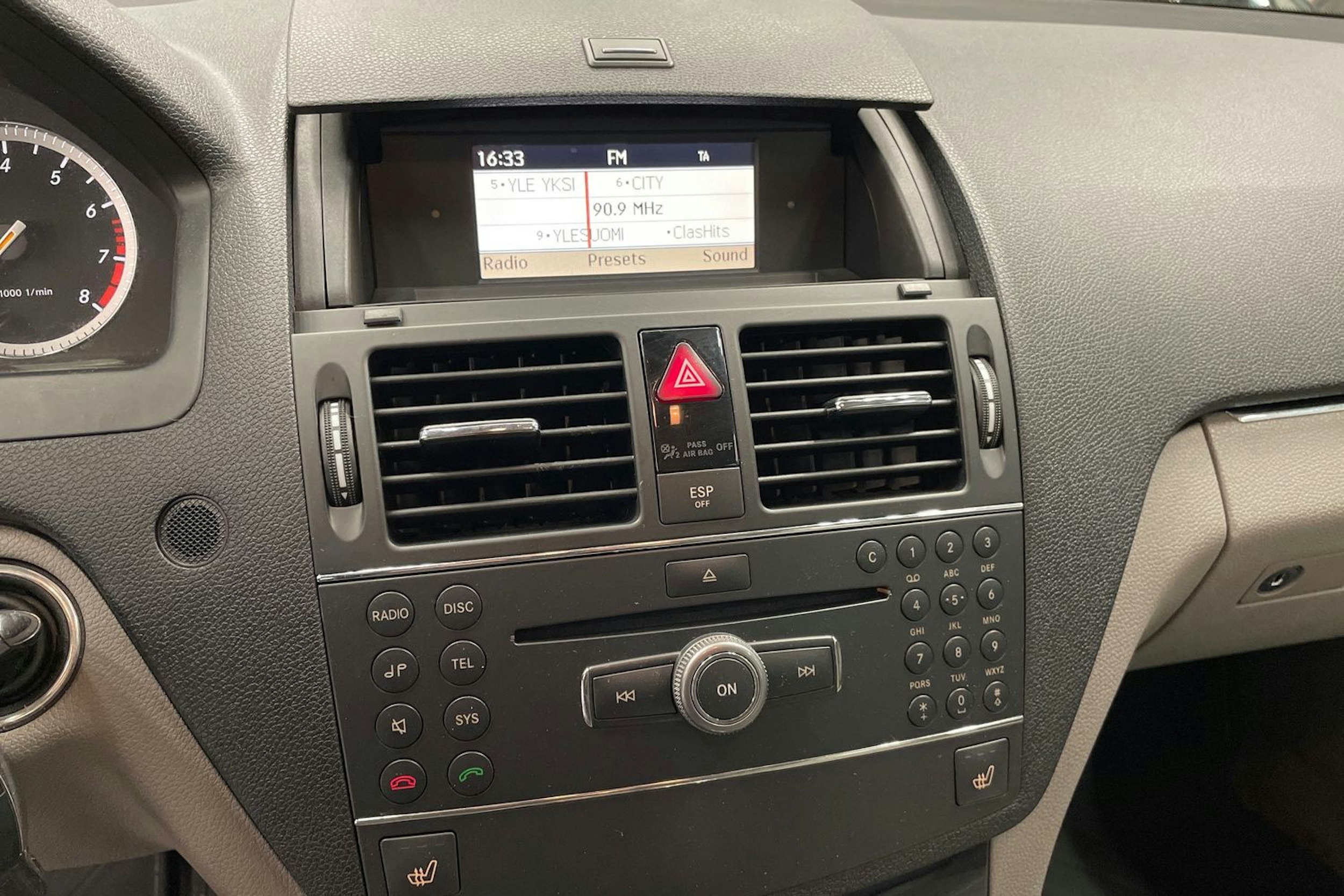 Hopea Mercedes-Benz C 2008 kuva 16.