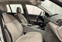 Hopea Mercedes-Benz C 2008 kuva 22.