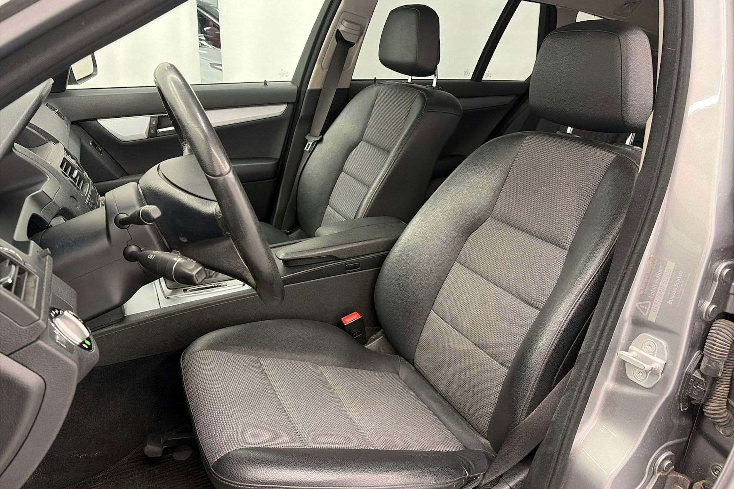 harmaa Mercedes-Benz C 2008 kuva 15.