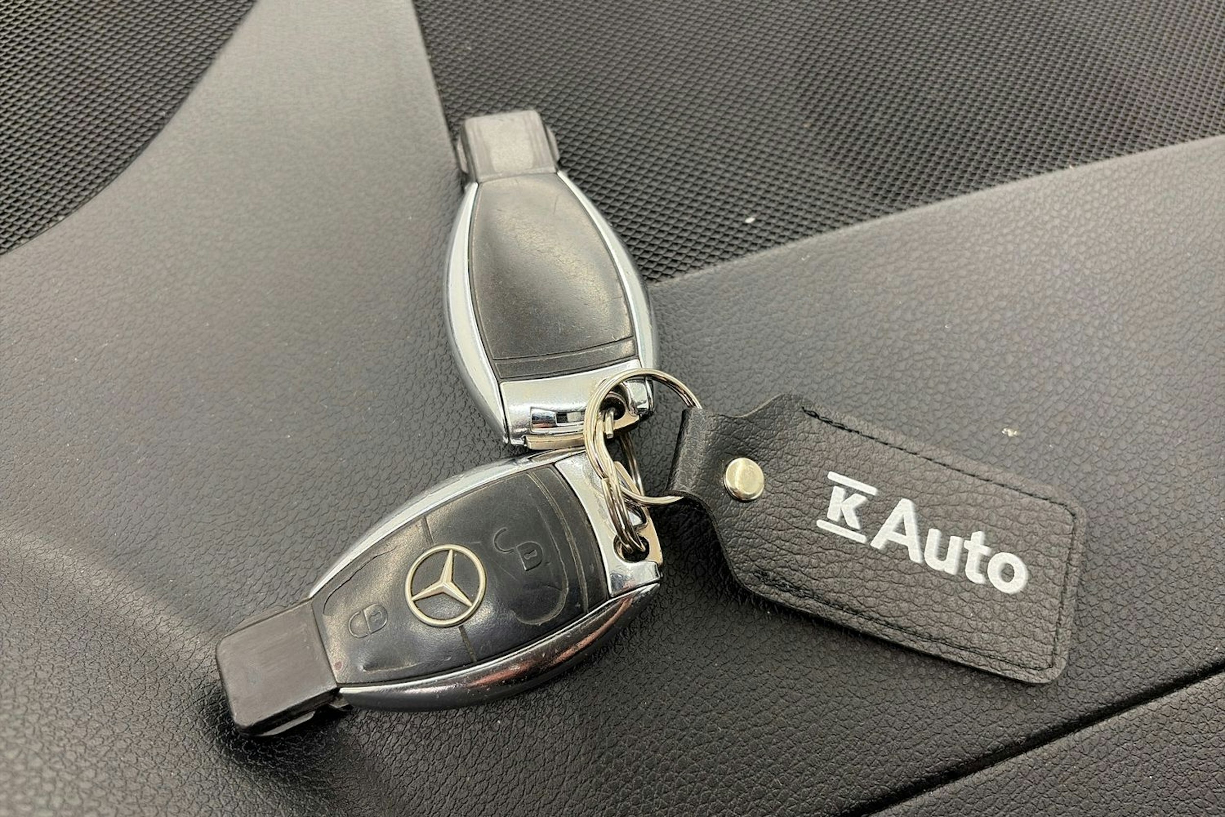 harmaa Mercedes-Benz C 2008 kuva 23.