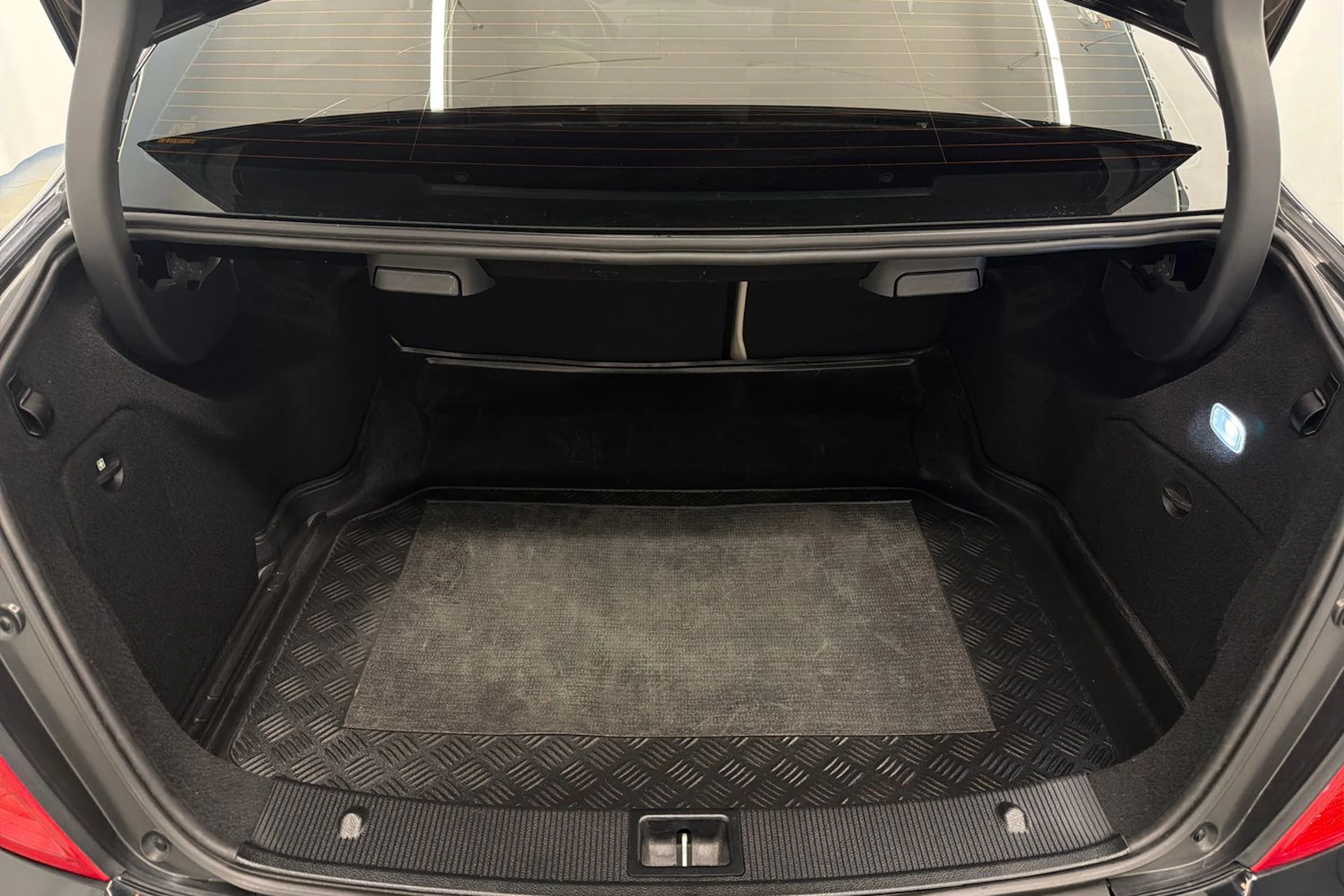 musta Mercedes-Benz C 2008 kuva 17.
