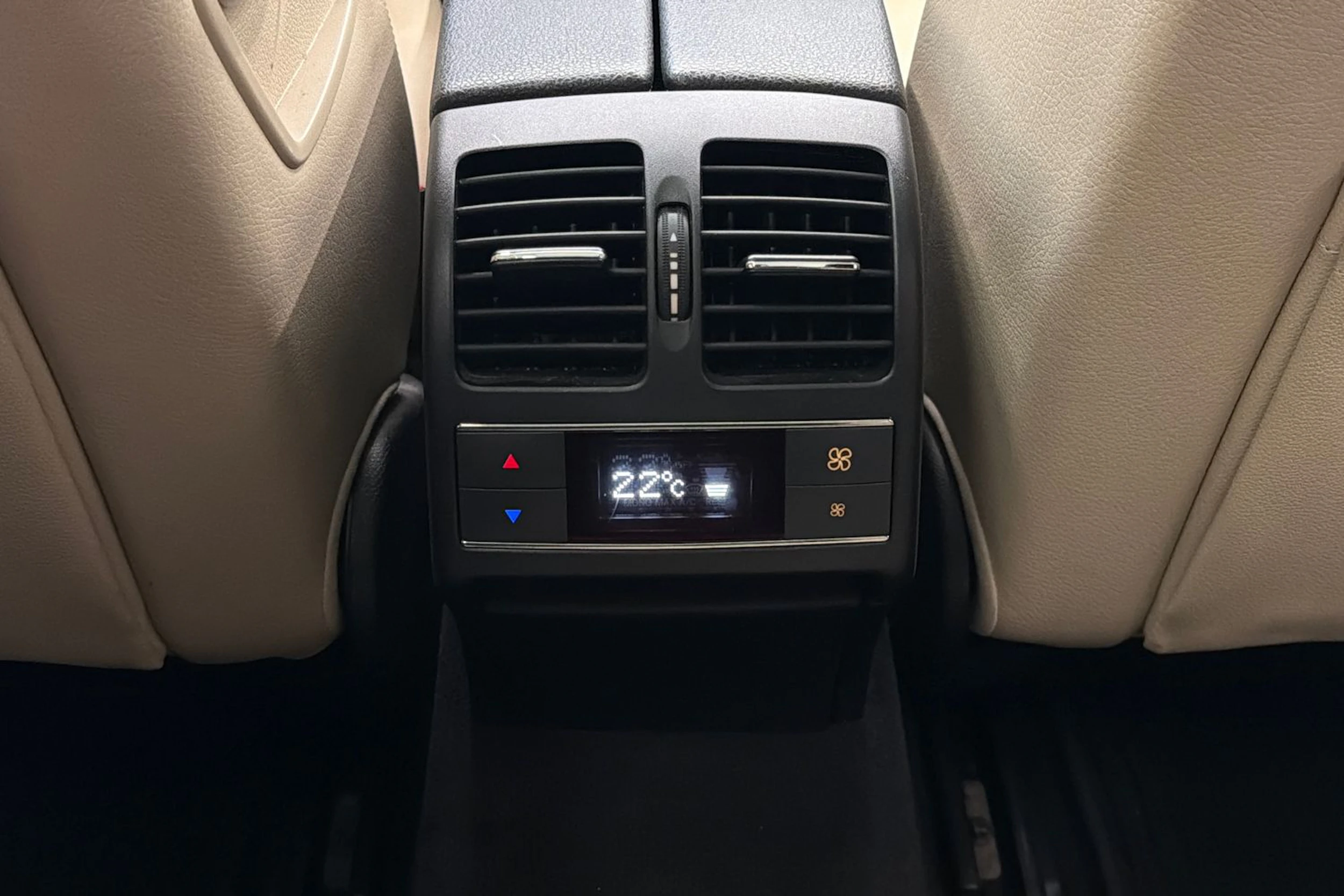 musta Mercedes-Benz C 2008 kuva 18.