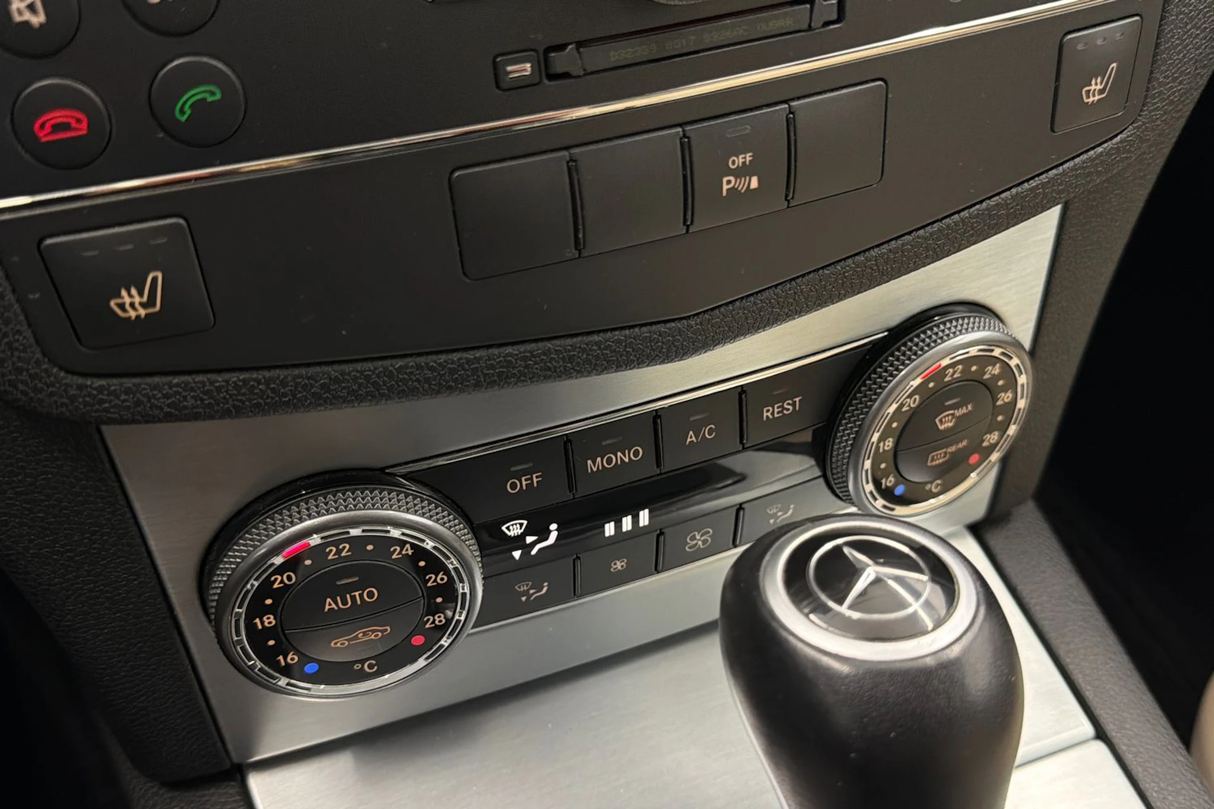 musta Mercedes-Benz C 2008 kuva 26.