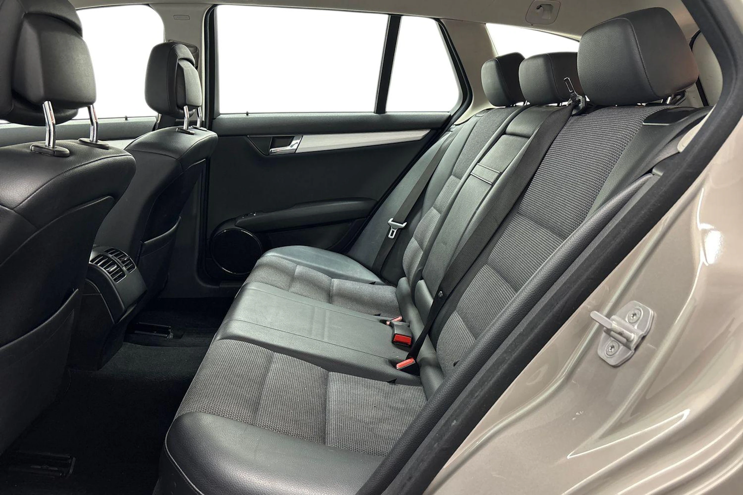 Harmaa Mercedes-Benz C 2008 kuva 11.