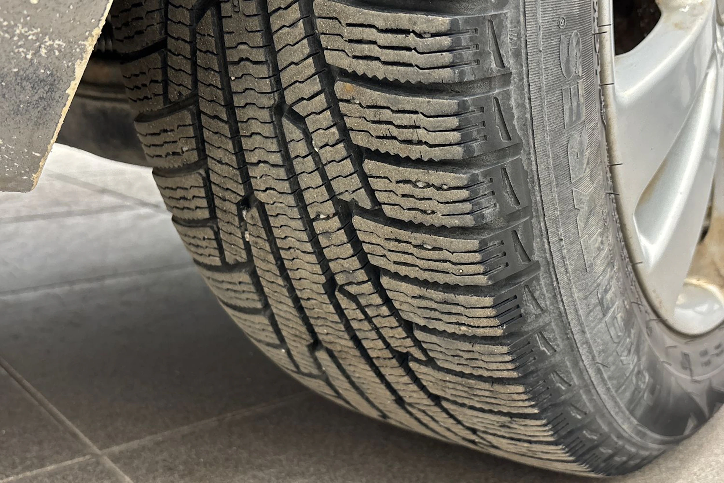 Harmaa Mercedes-Benz C 2008 kuva 26.