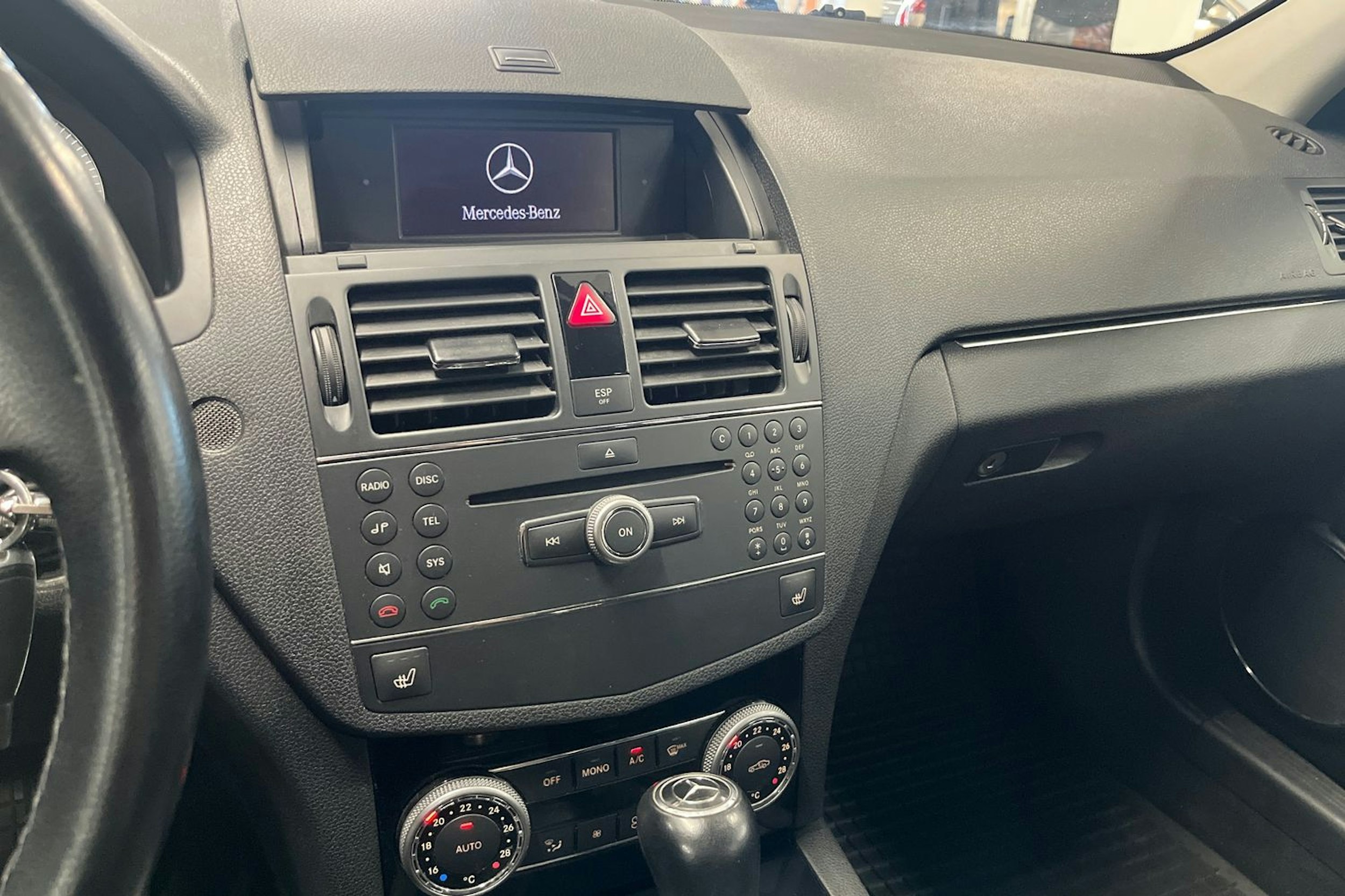 Harmaa Mercedes-Benz C 2009 kuva 21.