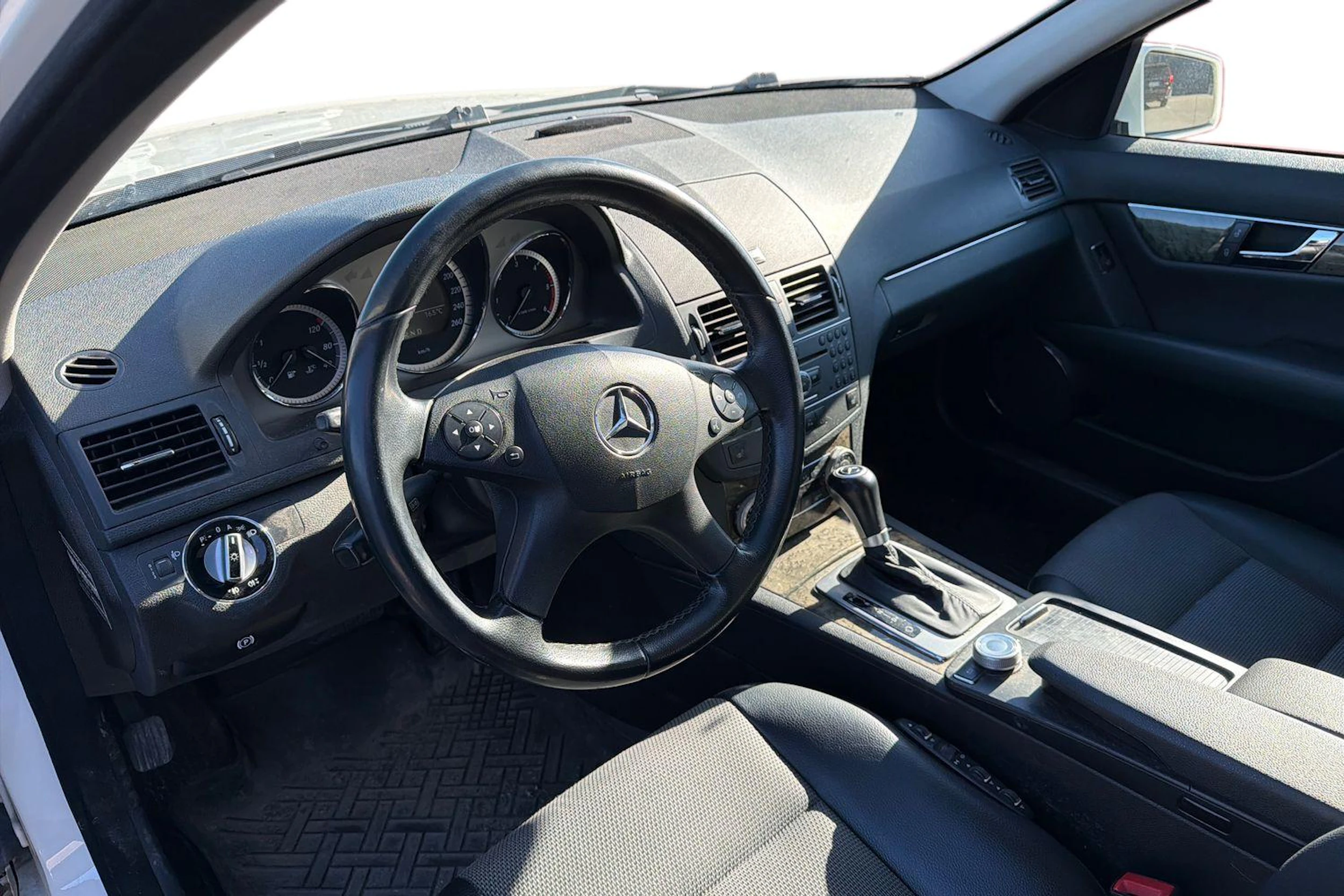 valkoinen Mercedes-Benz C 2009 kuva 3.
