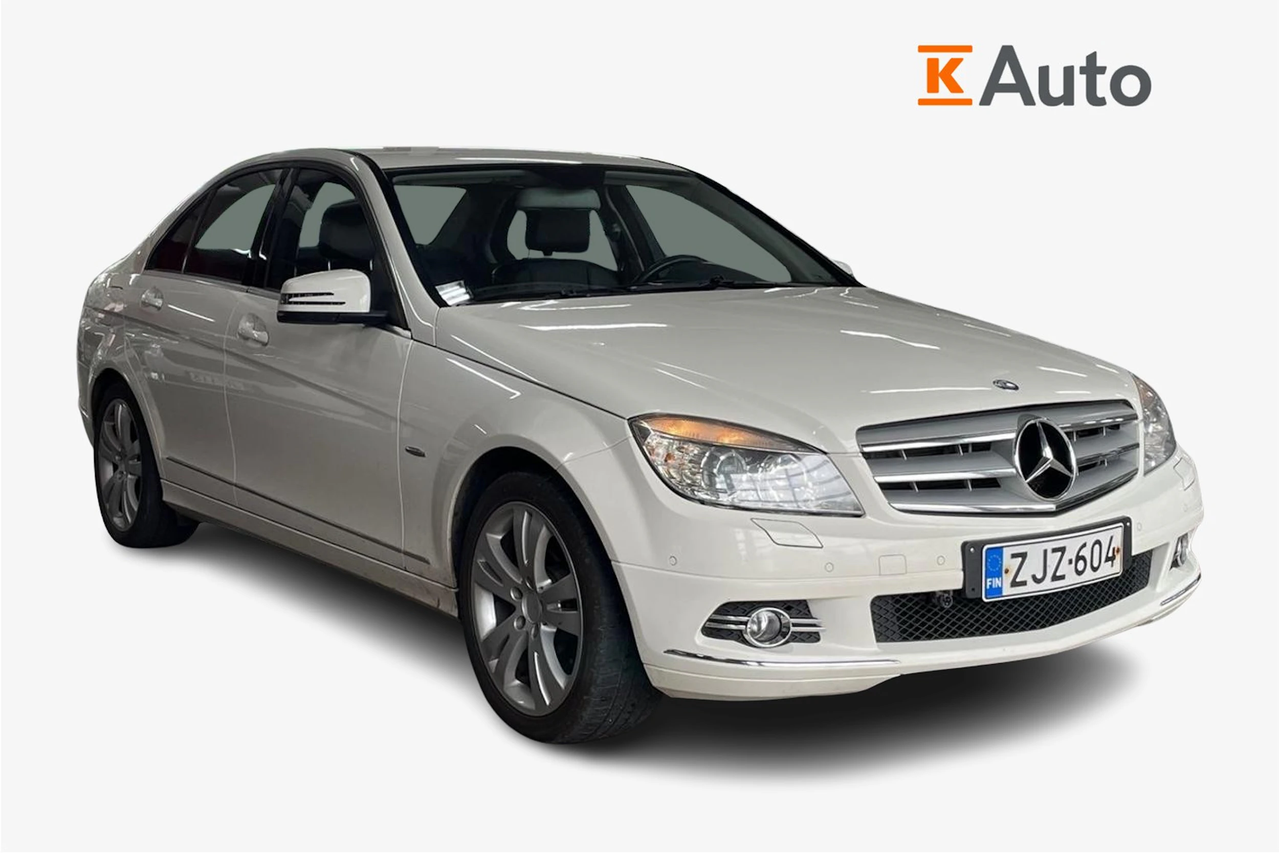 Valkoinen Mercedes-Benz C 2009 kuva 1.
