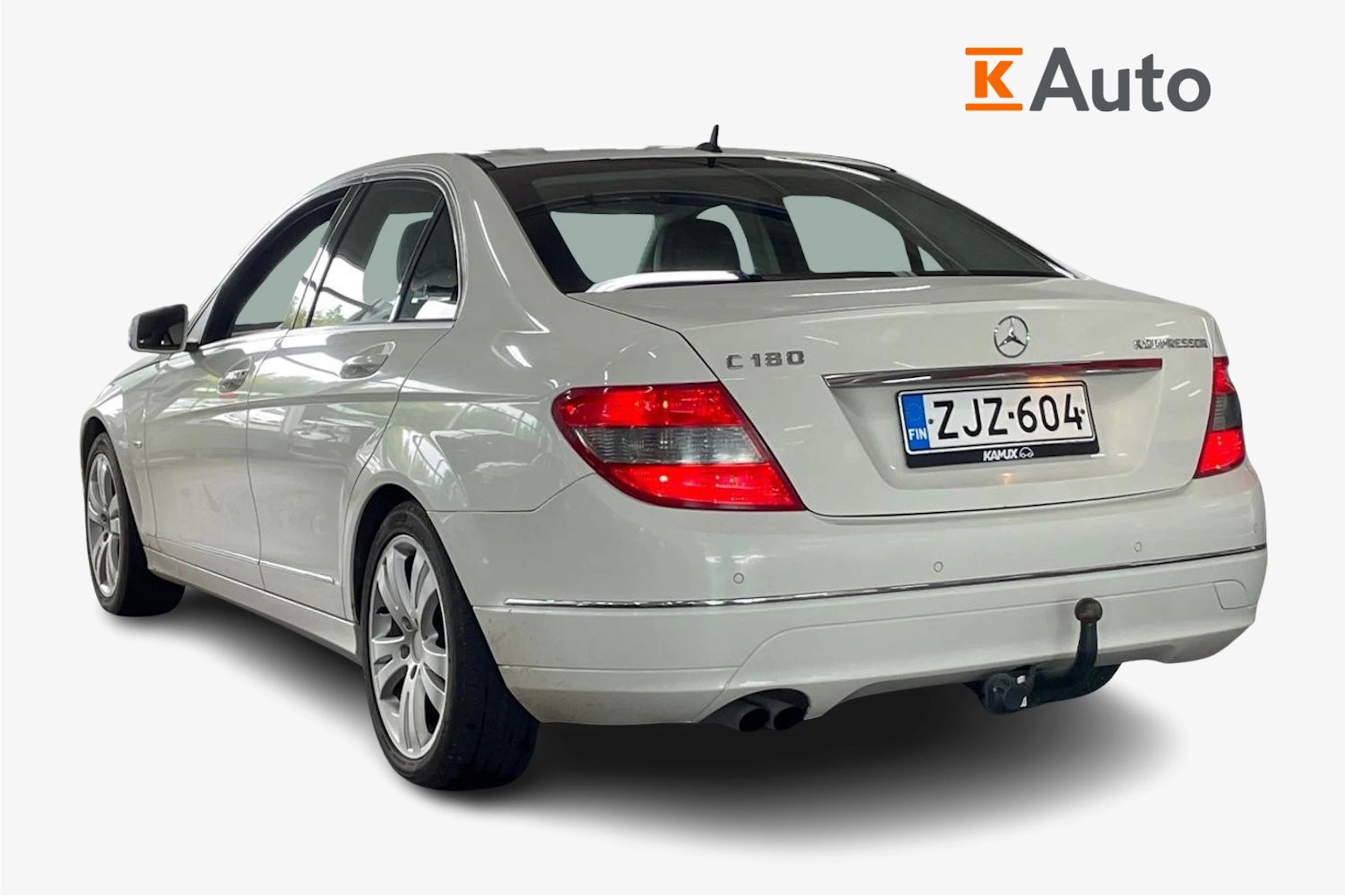 Valkoinen Mercedes-Benz C 2009 kuva 2.