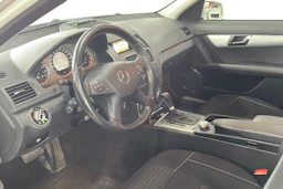 Valkoinen Mercedes-Benz C 2009 kuva 3.