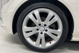 Valkoinen Mercedes-Benz C 2010 kuva 8.