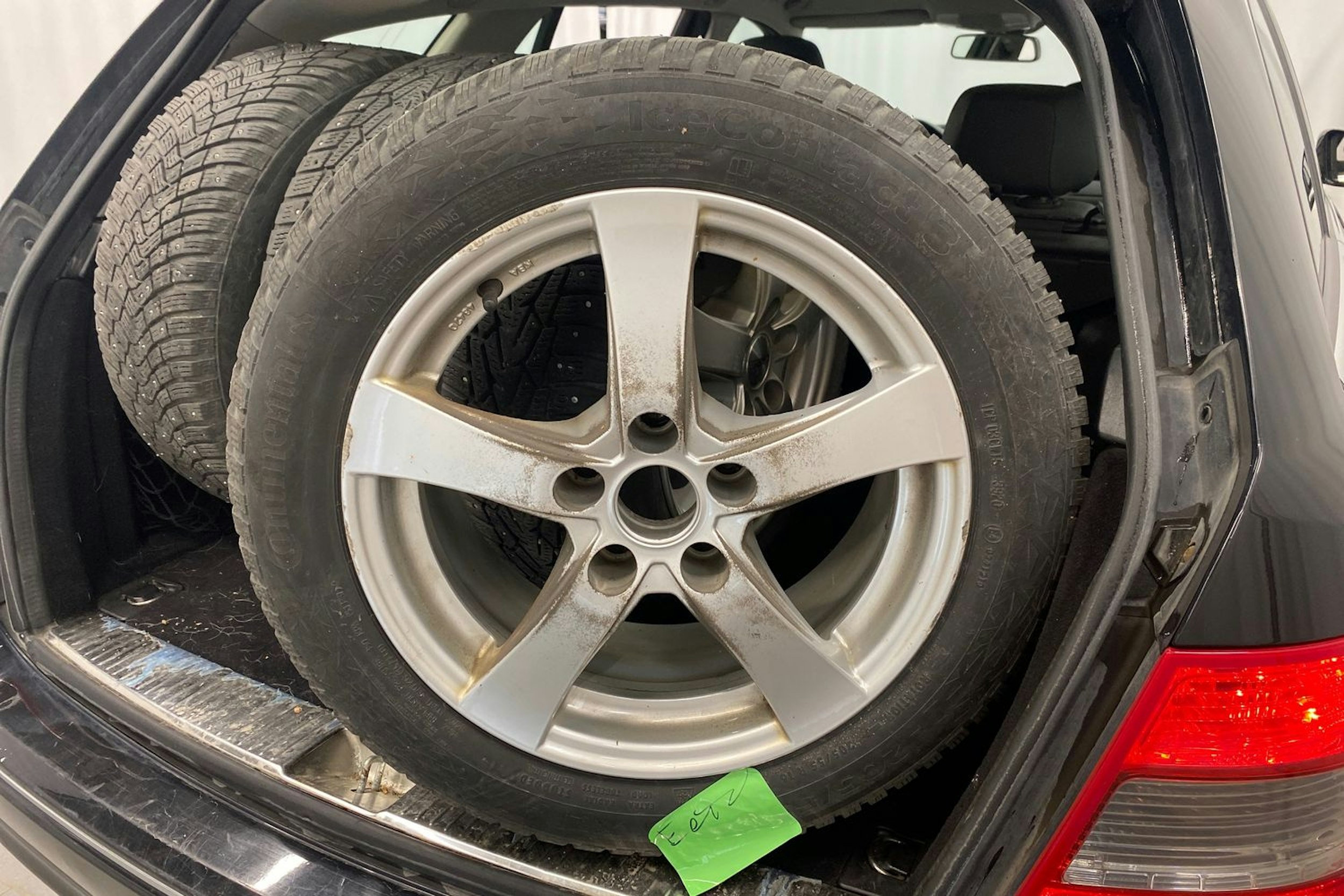 musta Mercedes-Benz C 2010 kuva 10.